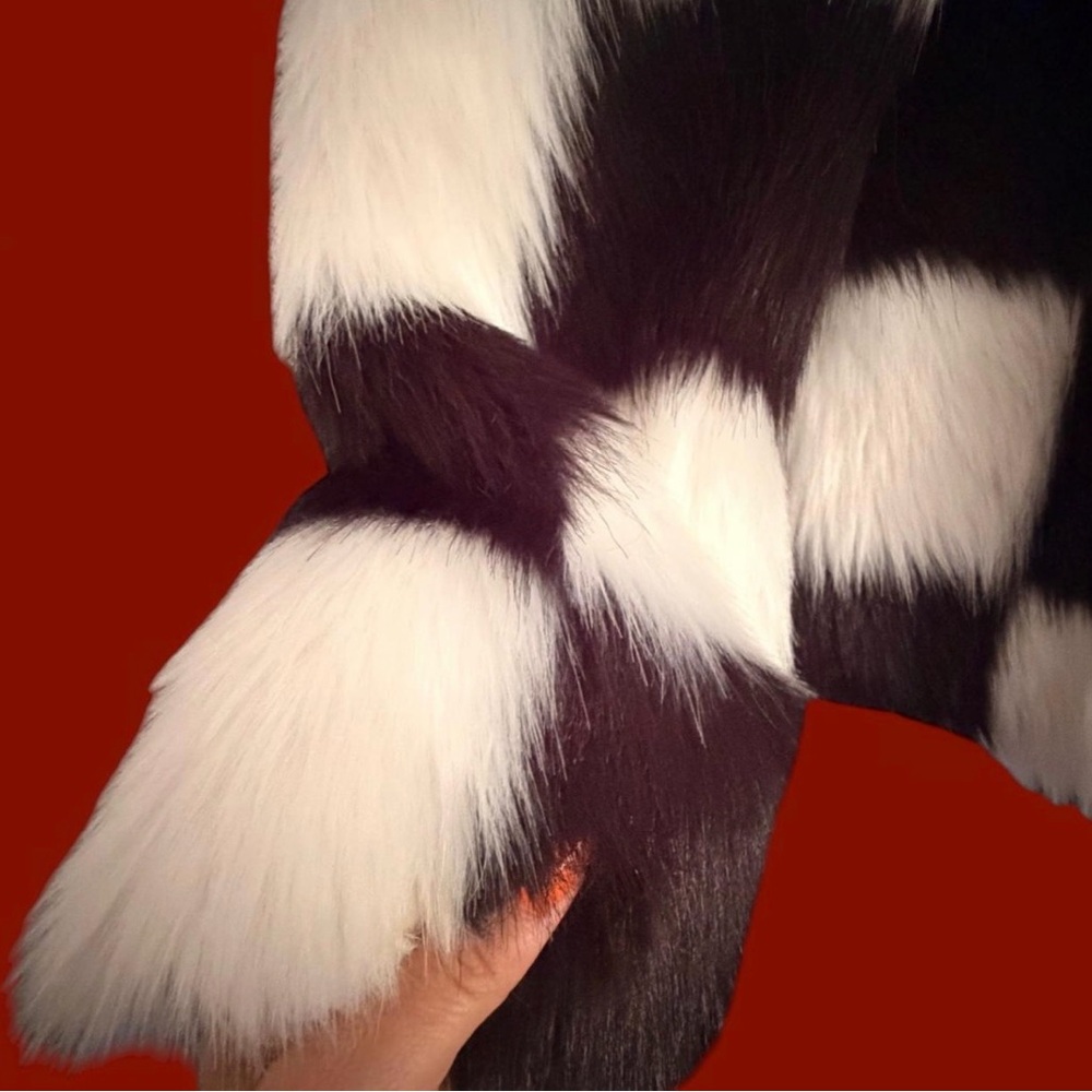 Forever 21 Black and White Checkered Teddy Jacket - Picture 3 of 3